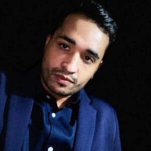 Man with new hairline after hair transplant in Colombia.